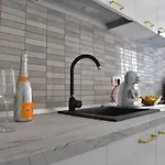 Luxury / M Romancierilor