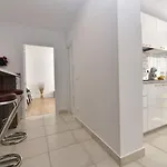 Luxury / M Romancierilor