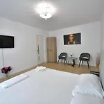 Luxury / M Romancierilor Apartamento Bucareste