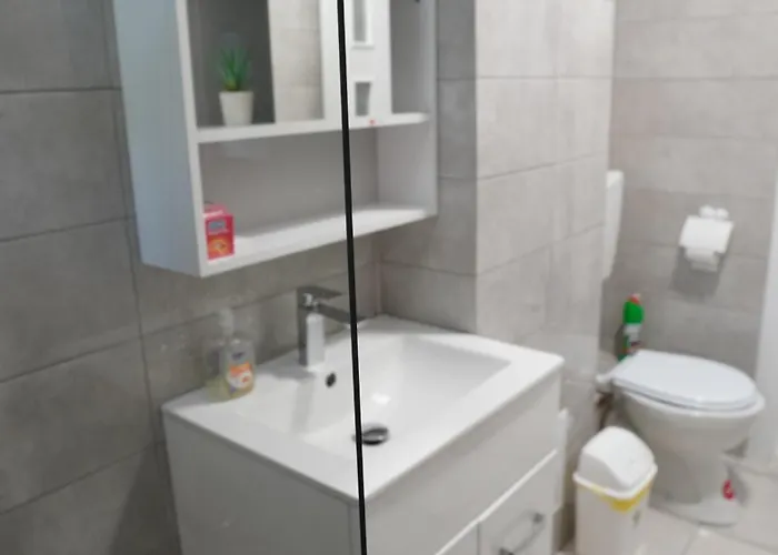 Luxury / M Romancierilor * Bucureşti