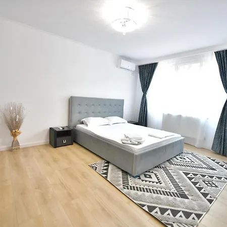 Luxury / M Romancierilor * Bükreş