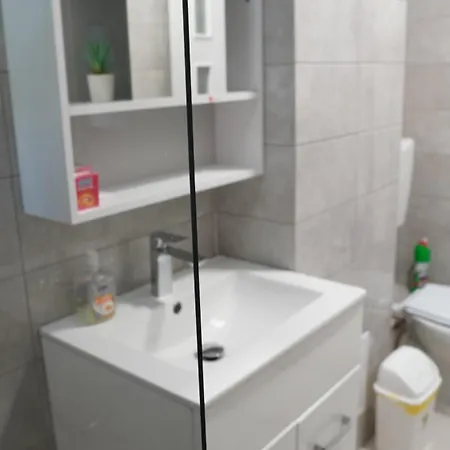 Luxury / M Romancierilor * Βουκουρέστι