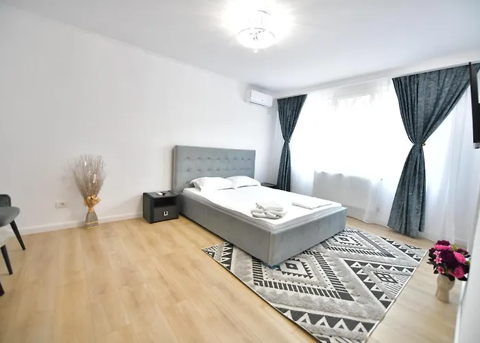 Luxury / M Romancierilor * בוקרשט