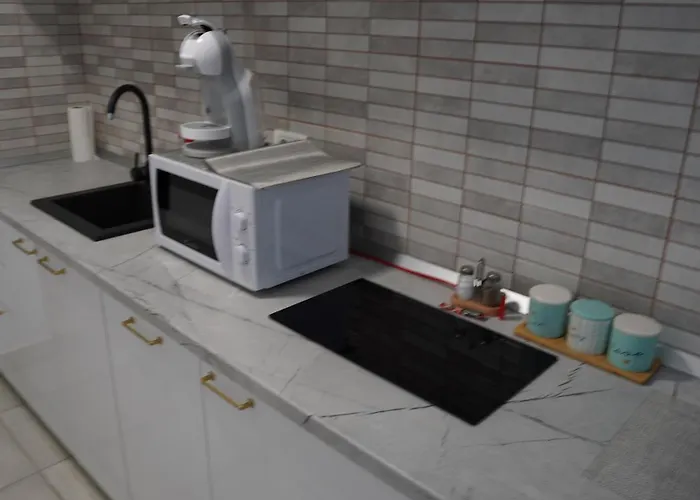 Luxury / M Romancierilor בוקרשט